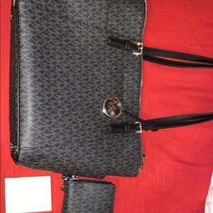 Michael Kors Jet Set Tote and Continental wallet